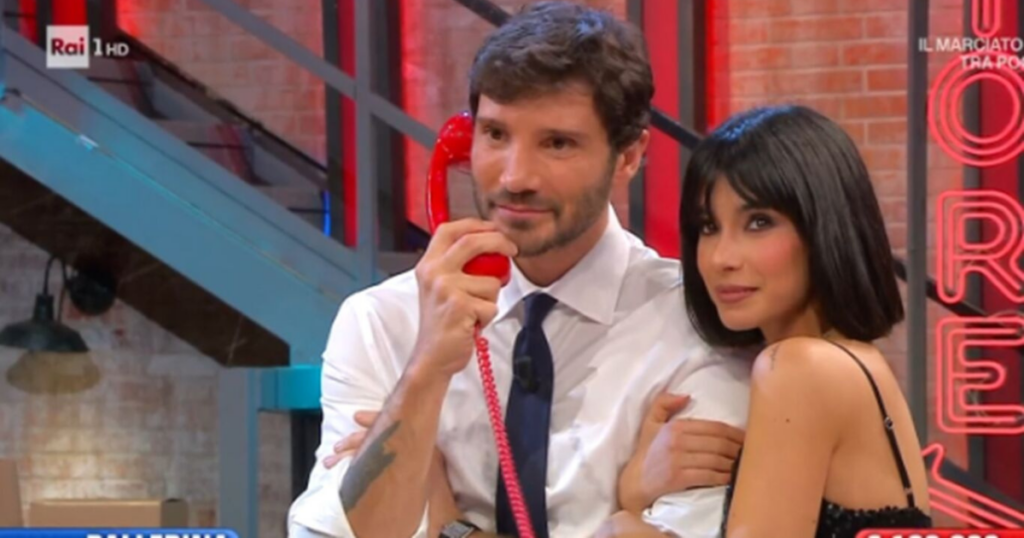 Affari Tuoi, cosa c’è davvero tra Stefano De Martino e Martina Miliddi? Il gesto in studio che fa discutere